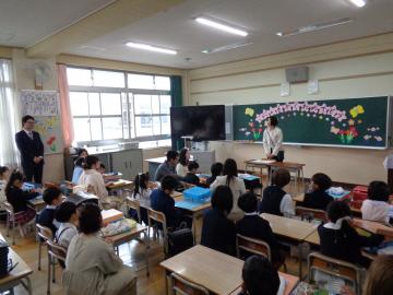入学式後の教室