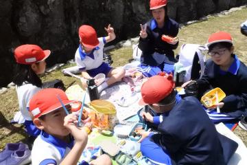 嬉しいお弁当タイムの様子