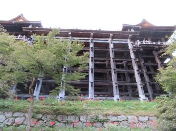 「清水の舞台」を見上げた写真