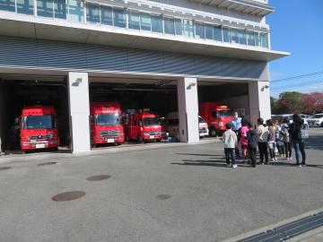 特殊車両が勢ぞろいしています