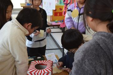 何かあてます