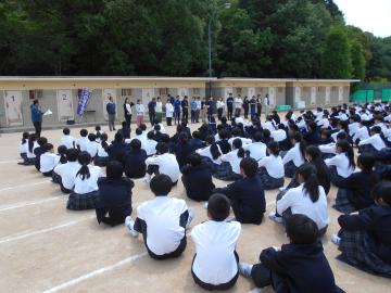 防災担当が教職員の役割について説明する様子