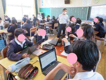 6年生が国語を学習するようす