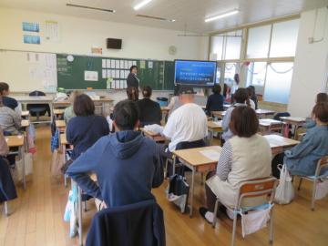 1年学級懇談会のようす