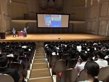 講話の様子(1)