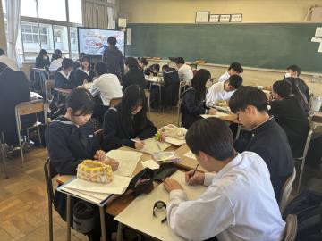 1組のグループワークの様子