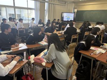 4組のグループワークの様子