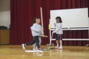 3年生が劇をする様子