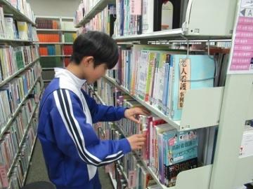書籍の整理中