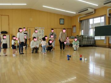 親子でボッチャ体験