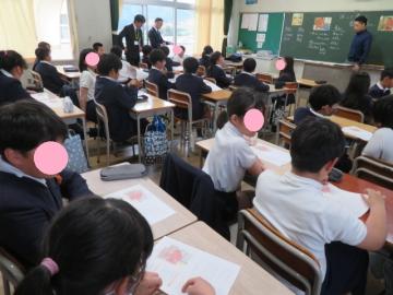 赤おにのなみだのわけを話し合う5年生