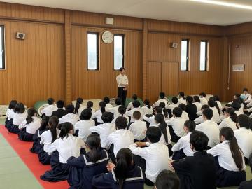 保体部長からの挨拶のようす