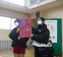 5年生が発表する様子