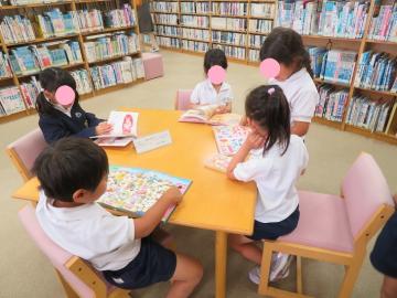 絵本をよむ1年生