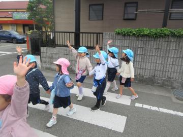 初めての園外保育