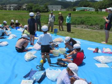 ふり返りを発表する3年生