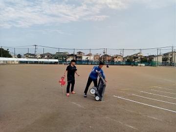 早朝から準備をする教員
