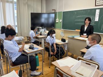 対話を通して学びを深めあっている様子