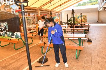 セントラルパークで清掃活動をしている様子