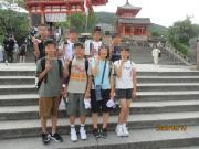 清水寺での児童の集合写真