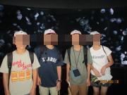 水族館で活動する児童の様子
