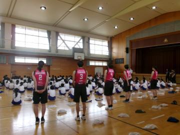 講座を聞いています。