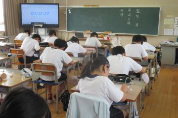 視写に取り組んでいる様子
