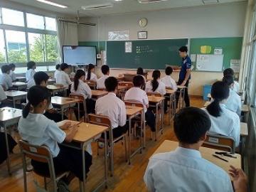テストが配られている時の様子