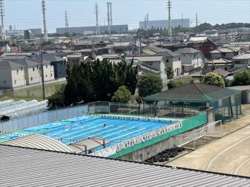 水泳部が練習している様子