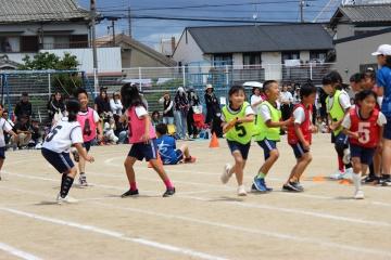 縦割りリレーでバトンパス