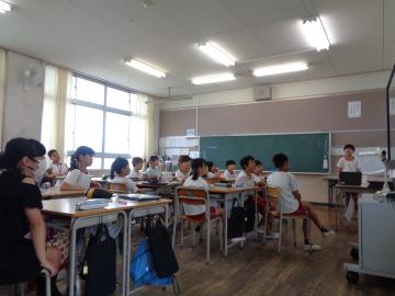 オンラインで発表しているところです。
