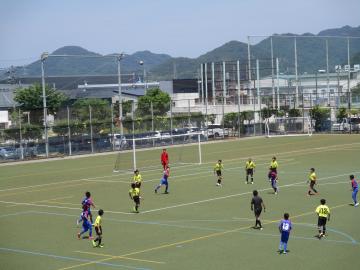 サッカーの試合の様子