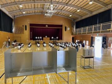 生徒会選挙で使用した本物の記載台です