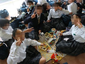 楽しそうな昼食時間での様子です。