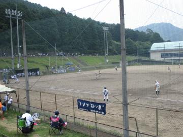 守備につく選手の様子