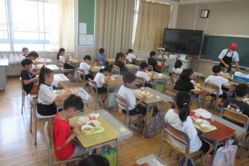 3年生の食事の様子