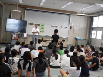 税について学ぶようす