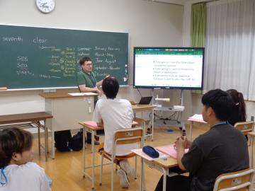日本との違いを質問しています。