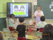 歯科衛生士による歯磨き教室の様子5