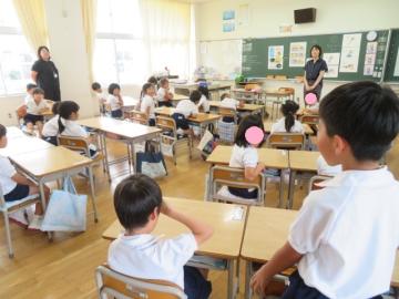 ふり返りを発表する1年生その1