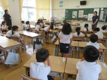 ふり返りを発表する1年生その2