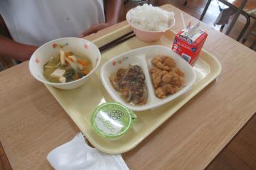 後期課程の給食の写真