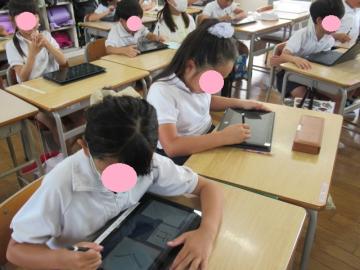 ドリルパークに取り組む2年生