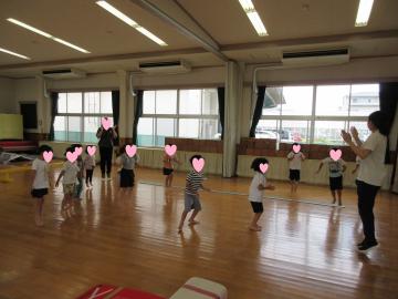 ダンスをしている様子