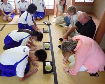 茶道部との交流の様子