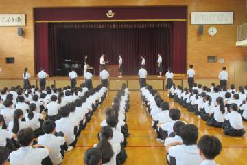 学級委員長の任命の様子