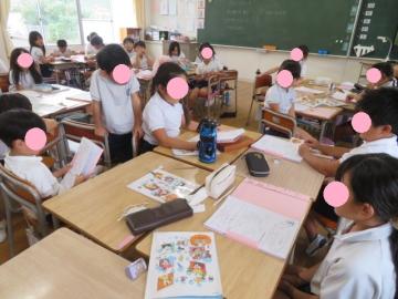 班で相談して音づくりをする2年生