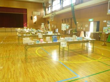 作品展にある6年生の作品