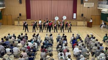 体育館で吹奏楽部が演奏をしています1