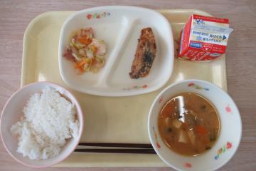 後期課程で提供された給食の写真
